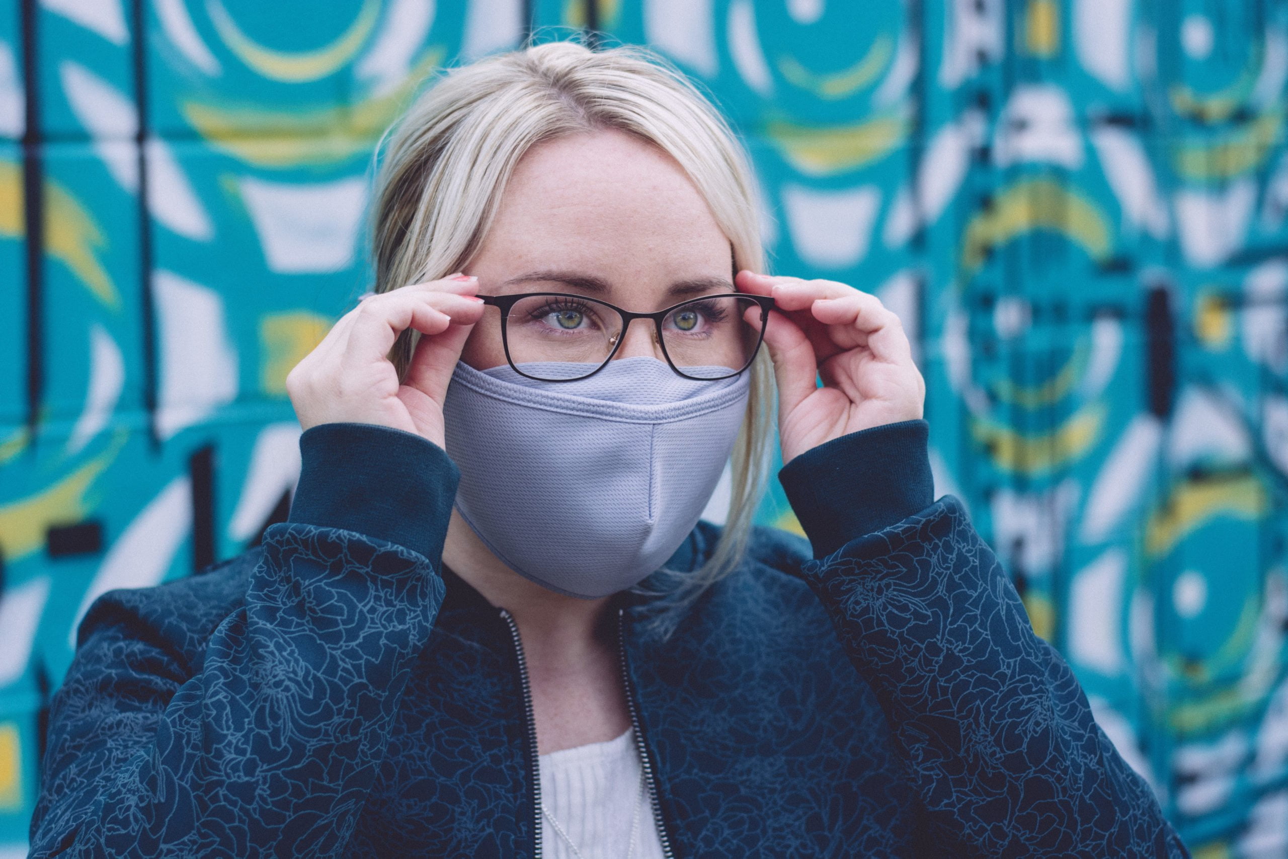 5 Ways To Prevent Foggy Glasses While Wearing A Face Mask Dr Tavel